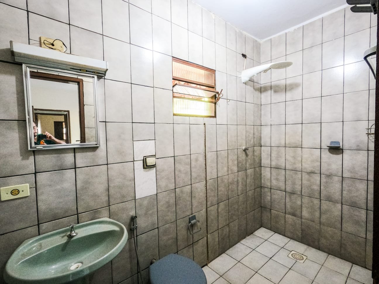 08 BANHEIRO SUÍTE ARIANA