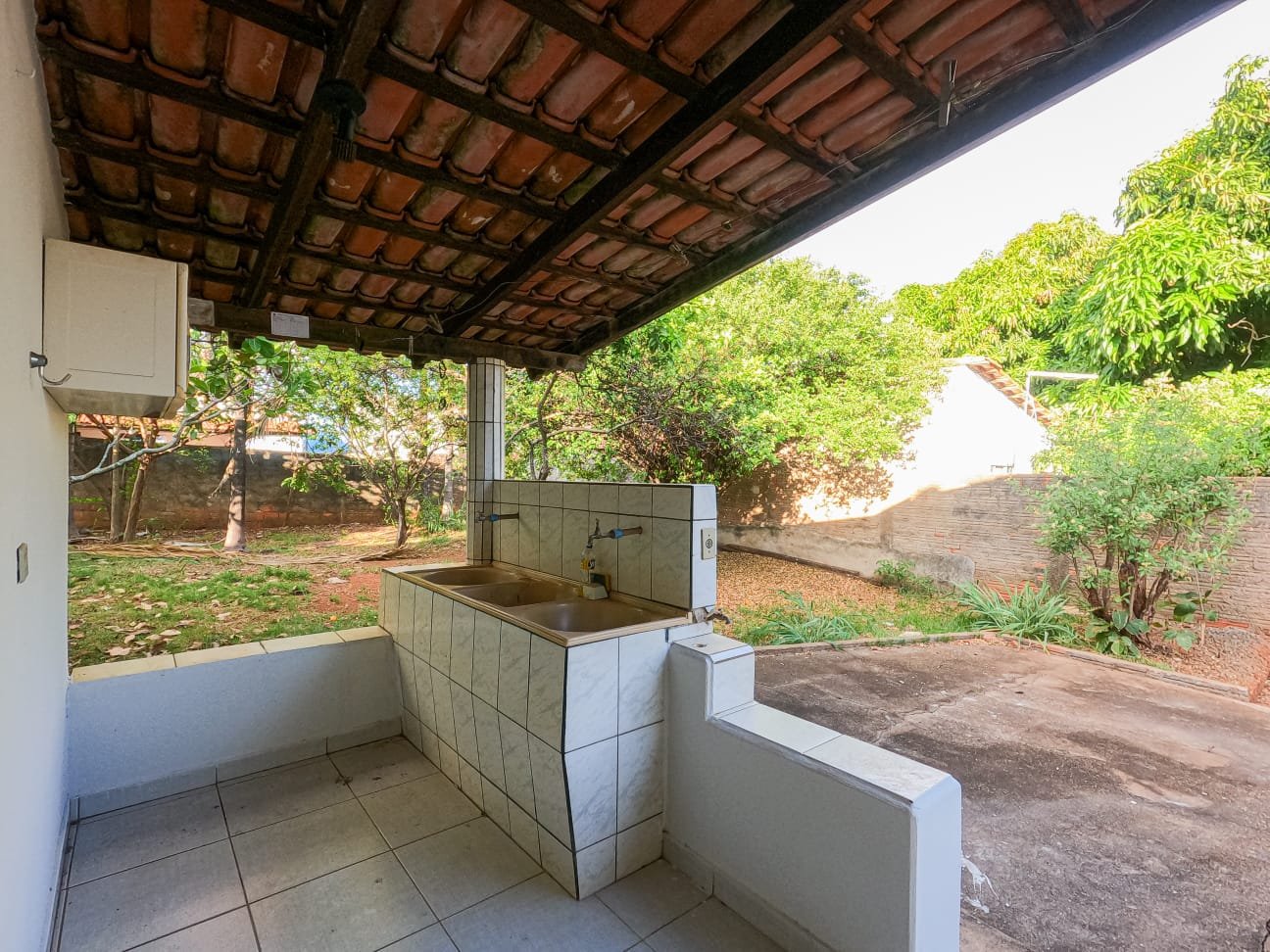 10 LAVANDERIA ARIANA